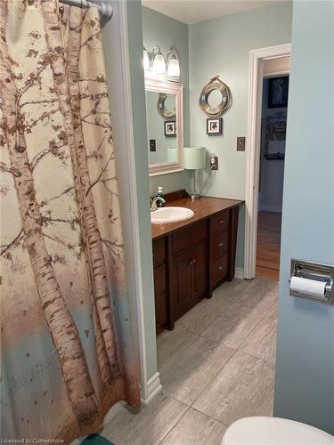 439 Mooney Crescent, Orillia, ON - Indoor Photo Showing Bathroom