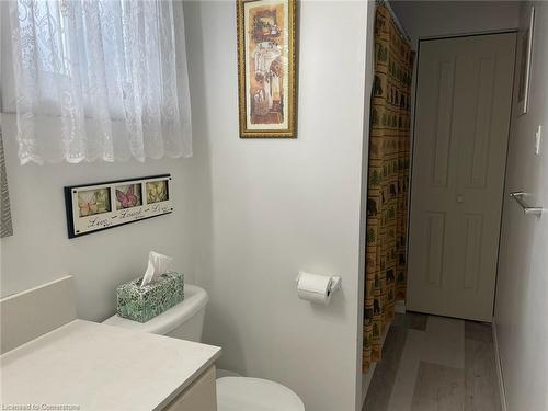 439 Mooney Crescent, Orillia, ON - Indoor Photo Showing Bathroom