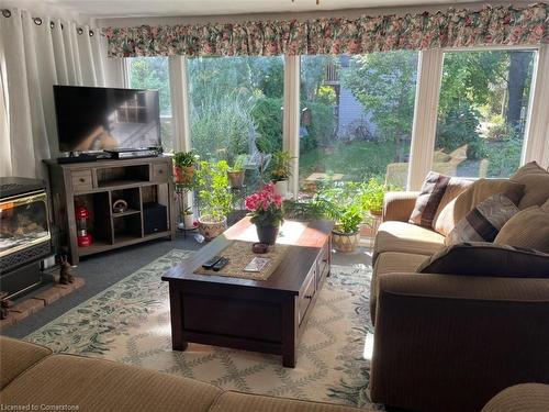 439 Mooney Crescent, Orillia, ON - Indoor Photo Showing Living Room