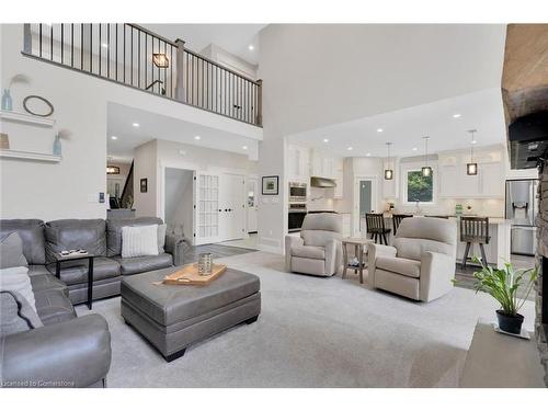 8037 Springwater Road, Aylmer, ON - Indoor Photo Showing Living Room