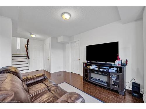 63-9800 Mclaughlin Road N, Brampton, ON - Indoor Photo Showing Living Room