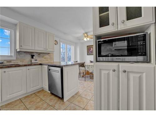 63-9800 Mclaughlin Road N, Brampton, ON - Indoor Photo Showing Kitchen With Upgraded Kitchen