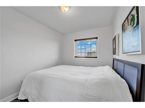 63-9800 Mclaughlin Road N, Brampton, ON - Indoor Photo Showing Bedroom