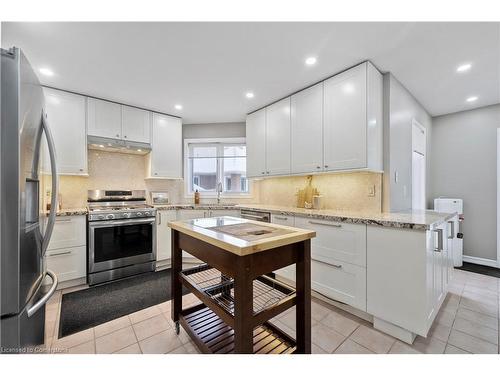 3543 Trelawny Circle, Mississauga, ON - Indoor Photo Showing Kitchen With Stainless Steel Kitchen With Upgraded Kitchen