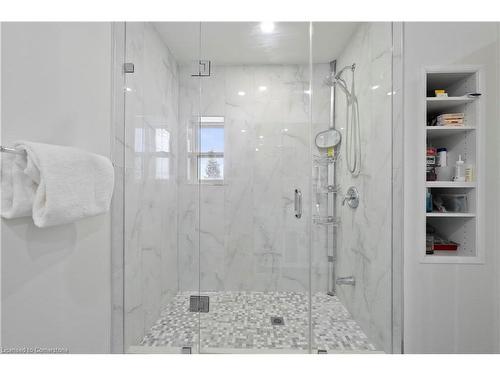 3543 Trelawny Circle, Mississauga, ON - Indoor Photo Showing Bathroom