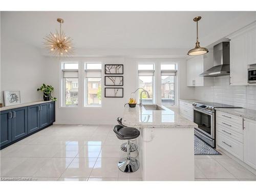 3300 Erasmum Street, Oakville, ON - Indoor Photo Showing Kitchen With Upgraded Kitchen