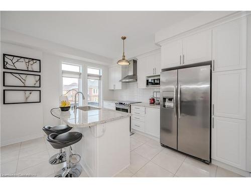 3300 Erasmum Street, Oakville, ON - Indoor Photo Showing Kitchen With Upgraded Kitchen