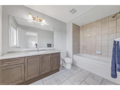 4-740 Linden Drive, Cambridge, ON - Indoor Photo Showing Bathroom