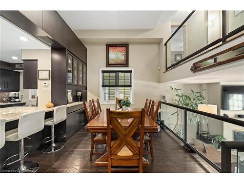 W-9-1500 Venetian Boulevard, Sarnia, ON - Indoor Photo Showing Dining Room