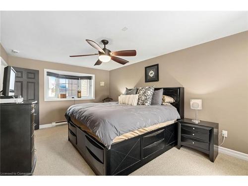 W-9-1500 Venetian Boulevard, Sarnia, ON - Indoor Photo Showing Bedroom