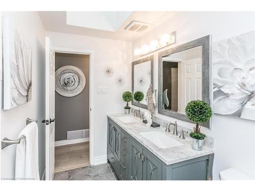 20 Chelvin Drive, Halton Hills, ON - Indoor Photo Showing Bathroom