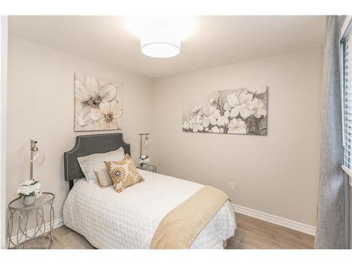 20 Chelvin Drive, Halton Hills, ON - Indoor Photo Showing Bedroom