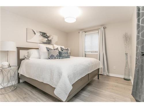 20 Chelvin Drive, Halton Hills, ON - Indoor Photo Showing Bedroom