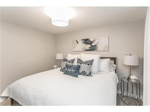 20 Chelvin Drive, Halton Hills, ON - Indoor Photo Showing Bedroom