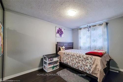 26-62 Riverdale Drive, Hamilton, ON - Indoor Photo Showing Bedroom