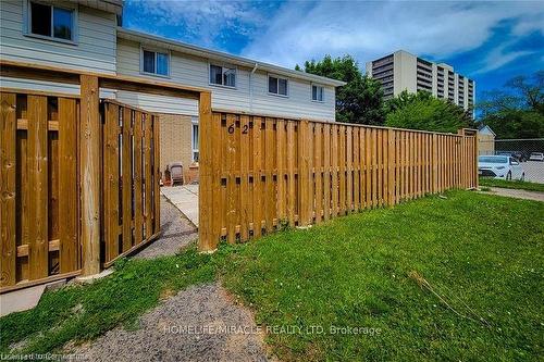 26-62 Riverdale Drive, Hamilton, ON - Outdoor