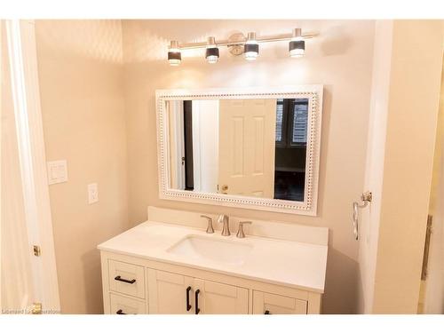 98 Kovac Road, Cambridge, ON - Indoor Photo Showing Bathroom