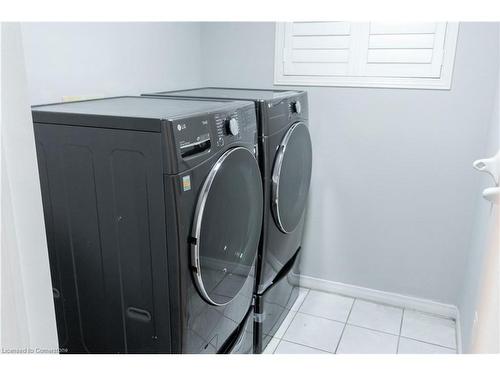 98 Kovac Road, Cambridge, ON - Indoor Photo Showing Laundry Room