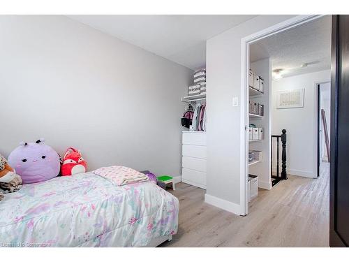 7-2258 Upper Middle Road, Burlington, ON - Indoor Photo Showing Bedroom