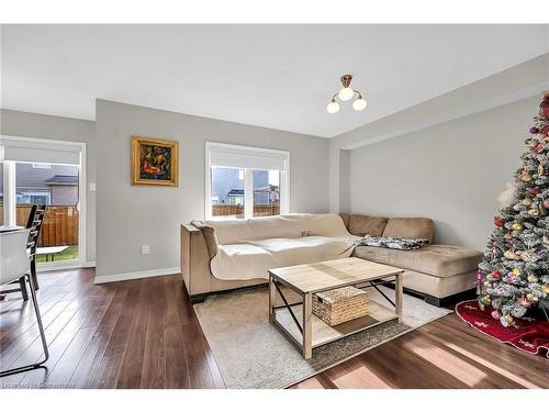 299 Windwood Drive, Hamilton, ON - Indoor Photo Showing Living Room