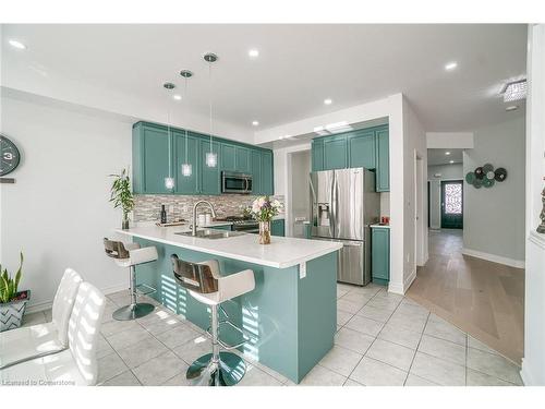 318 Wallace Street, Dufferin, ON - Indoor Photo Showing Kitchen With Stainless Steel Kitchen With Upgraded Kitchen