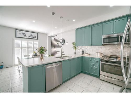 318 Wallace Street, Dufferin, ON - Indoor Photo Showing Kitchen With Stainless Steel Kitchen With Double Sink With Upgraded Kitchen