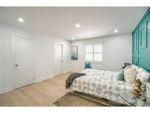 318 Wallace Street, Dufferin, ON - Indoor Photo Showing Bedroom