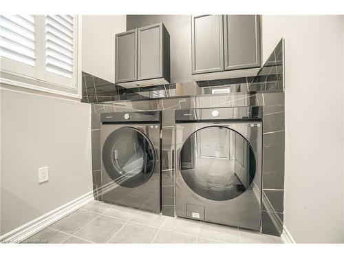 318 Wallace Street, Dufferin, ON - Indoor Photo Showing Laundry Room