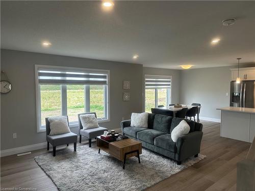 257 Greene Street, Exeter, ON - Indoor Photo Showing Living Room