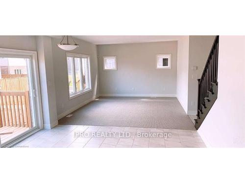 420 Julia Drive, Welland, ON - Indoor Photo Showing Other Room