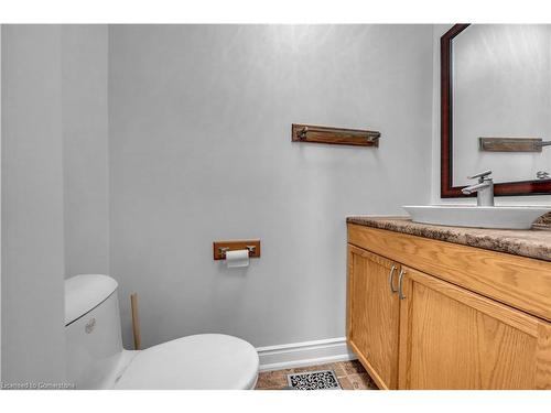 47 Queen Street N, Thorold, ON - Indoor Photo Showing Bathroom