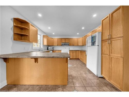 47 Queen Street N, Thorold, ON - Indoor Photo Showing Kitchen