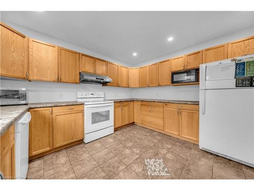 47 Queen Street N, Thorold, ON - Indoor Photo Showing Kitchen