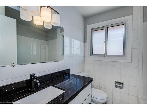 54-210 Glamis Road, Cambridge, ON - Indoor Photo Showing Bathroom