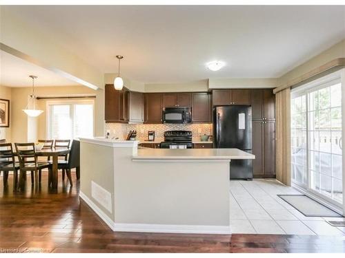 17 Gander Lane, Cambridge, ON - Indoor Photo Showing Kitchen