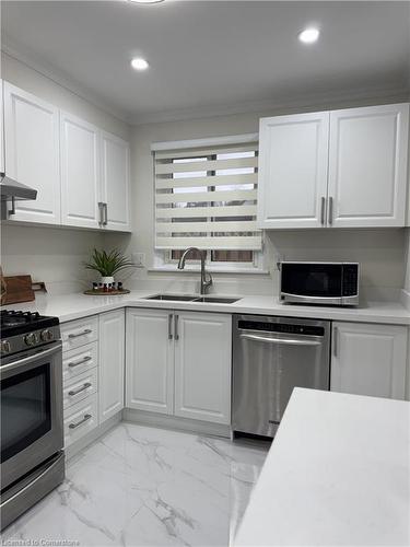 206 Folkstone Crescent, Brampton, ON - Indoor Photo Showing Kitchen With Double Sink