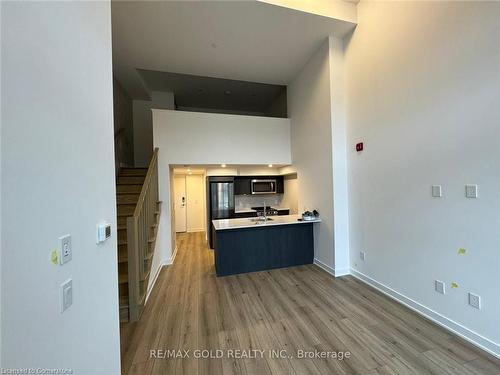 102-312 Erb Street W, Waterloo, ON - Indoor Photo Showing Kitchen