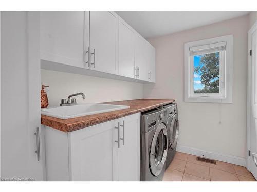 17 Lagoon Avenue, Hamilton, ON - Indoor Photo Showing Laundry Room