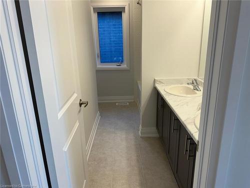 857 Knights Lane, Woodstock, ON - Indoor Photo Showing Bathroom