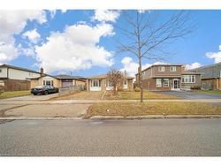 4211 Brandon Gate Drive  Mississauga, ON L4T 3K3