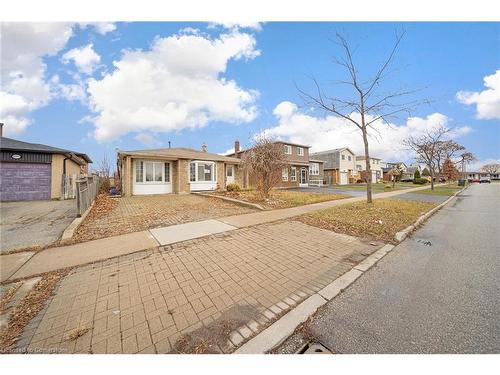 4211 Brandon Gate Drive, Mississauga, ON - Outdoor