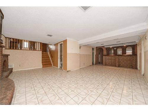 4211 Brandon Gate Drive, Mississauga, ON - Indoor Photo Showing Other Room