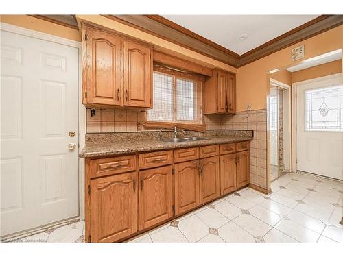 4211 Brandon Gate Drive, Mississauga, ON - Indoor Photo Showing Kitchen With Double Sink