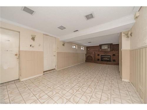 4211 Brandon Gate Drive, Mississauga, ON - Indoor Photo Showing Other Room