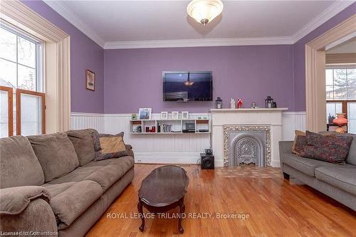 35 William Street, St. Thomas, ON - Indoor Photo Showing Living Room With Fireplace