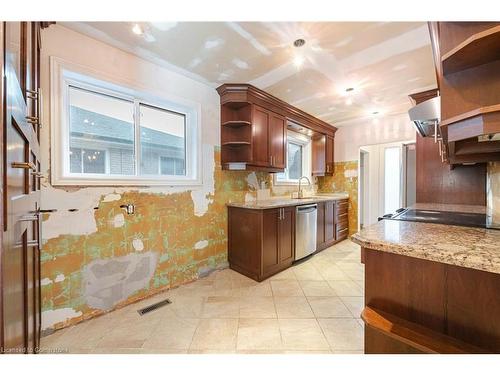 23 Gardentree Street, Toronto, ON - Indoor Photo Showing Kitchen