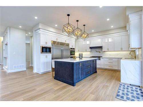 67 Creanona Boulevard, Stoney Creek, ON - Indoor Photo Showing Kitchen With Upgraded Kitchen