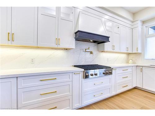 67 Creanona Boulevard, Stoney Creek, ON - Indoor Photo Showing Kitchen With Upgraded Kitchen