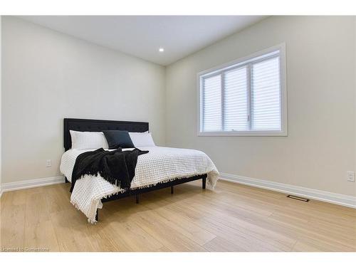 67 Creanona Boulevard, Stoney Creek, ON - Indoor Photo Showing Bedroom