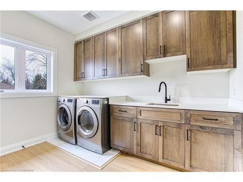 67 Creanona Boulevard, Stoney Creek, ON - Indoor Photo Showing Laundry Room